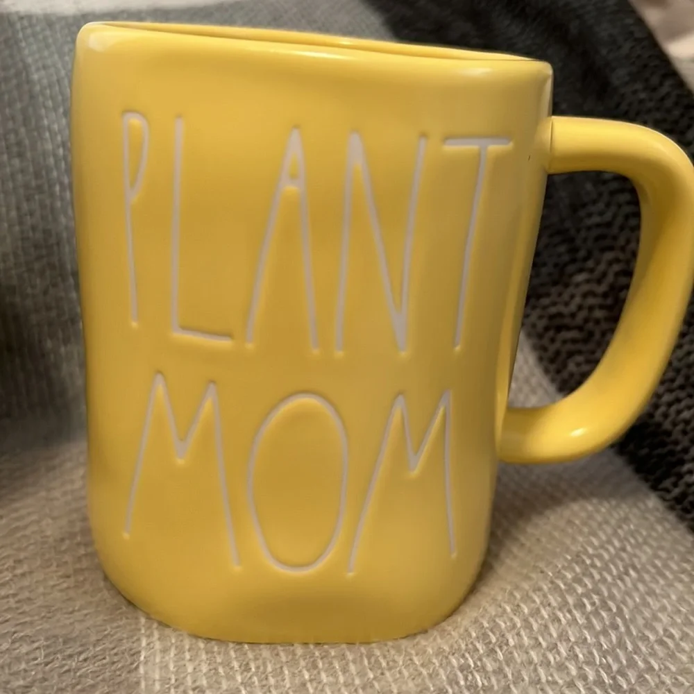 ‼️SOLD‼️Rae Dunn Flower Pot and Mug Set! 🌻💛 - Picture 3 of 4